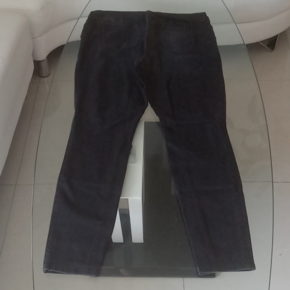 Bombshell Torrid LYCRA pants - Picture 6 of 8